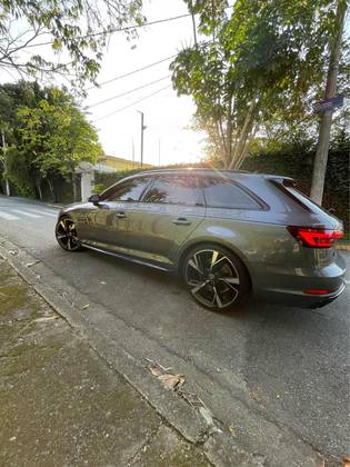 AUDI A4 2019