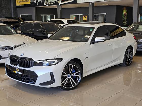 BMW 330e 2023