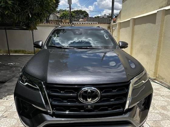 TOYOTA HILUX SW4 2024