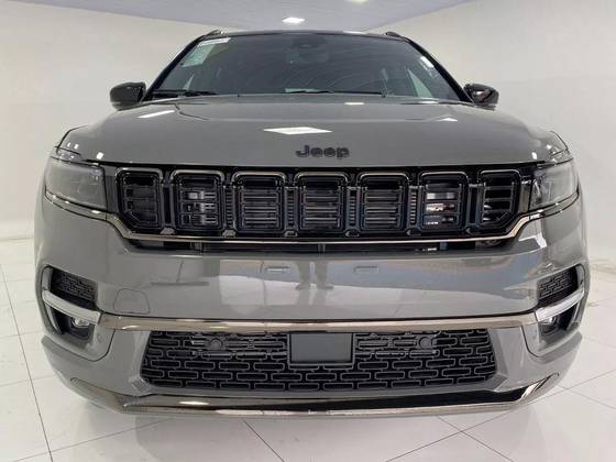 JEEP COMMANDER 2025