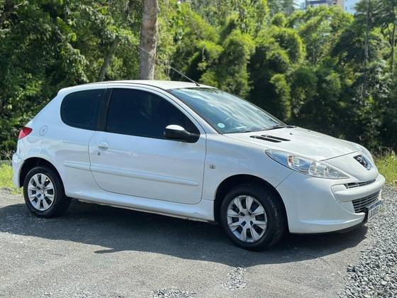 PEUGEOT 207 2013