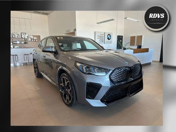 BMW iX2 2025