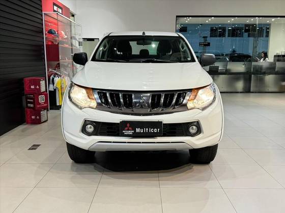 MITSUBISHI L200 TRITON 2023