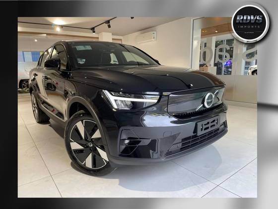 VOLVO C40 2024