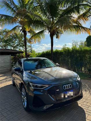AUDI E-TRON 2022