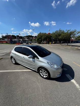 PEUGEOT 208 2016
