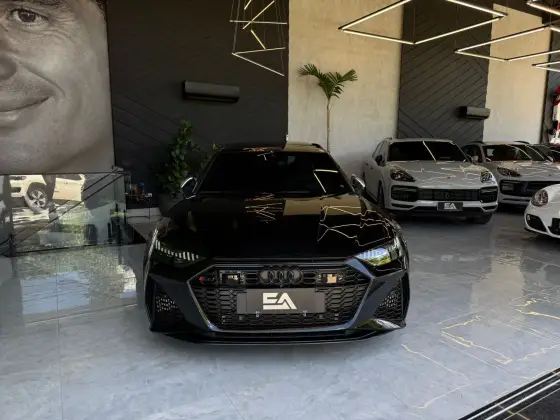 AUDI RS6 2021