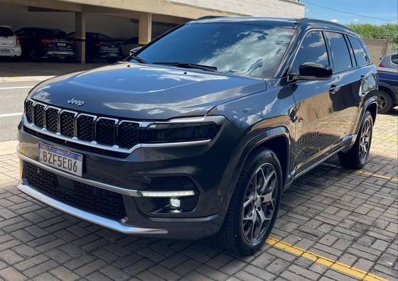 JEEP COMMANDER 2023