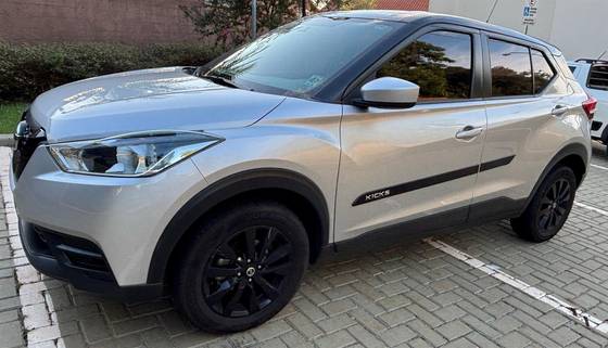 NISSAN KICKS 2021