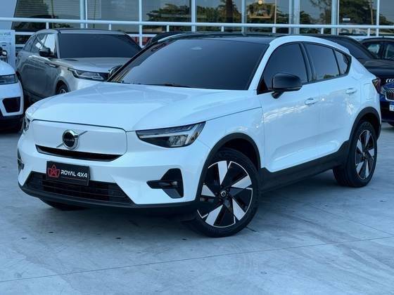 VOLVO C40 2024