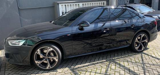 AUDI A4 2024