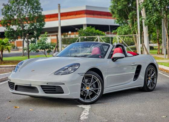 PORSCHE 718 2024