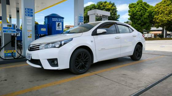 TOYOTA COROLLA 2015