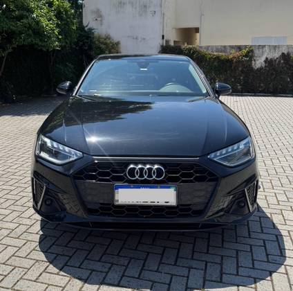 AUDI A4 2021