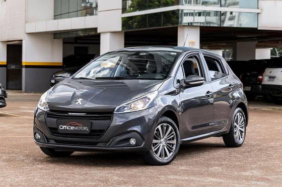 PEUGEOT 208 2020