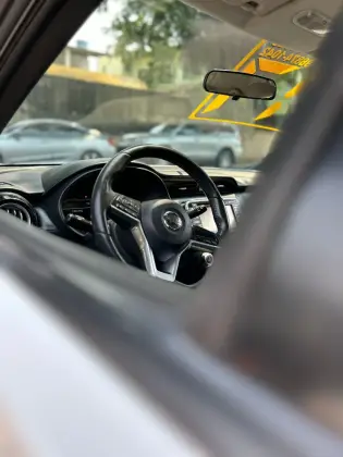 NISSAN KICKS 2017