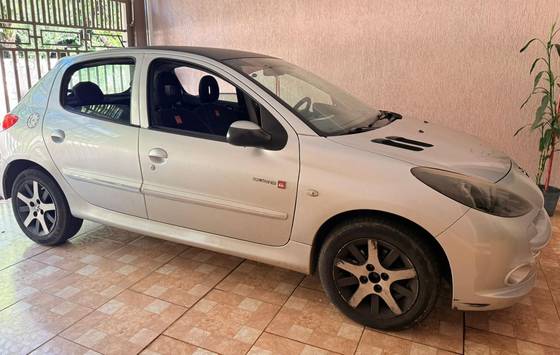 PEUGEOT 207 2012