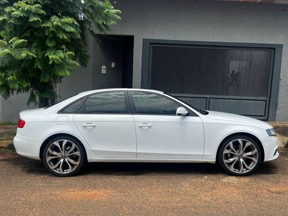 AUDI A4 2011