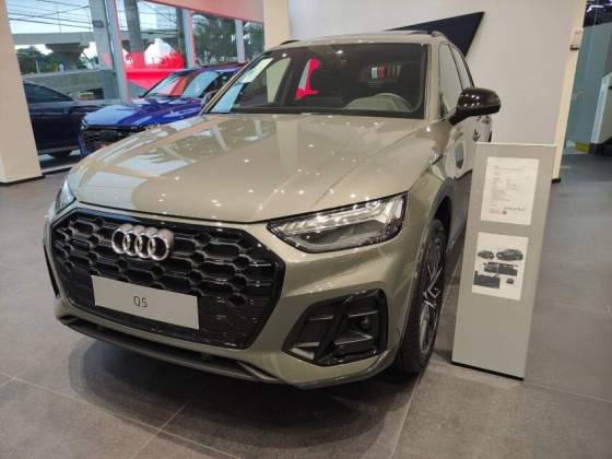 AUDI Q5 2025