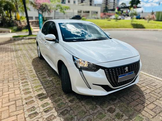 PEUGEOT 208 2021