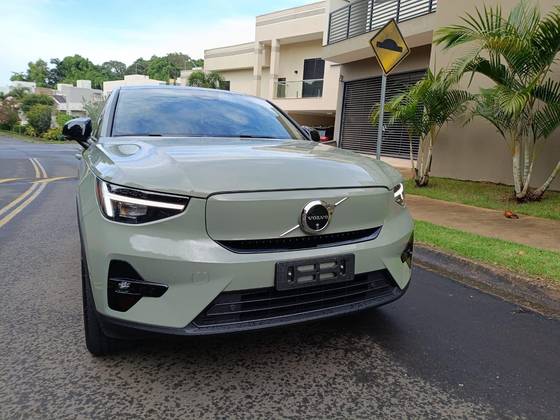 VOLVO C40 2024