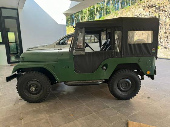 FORD JEEP 1975
