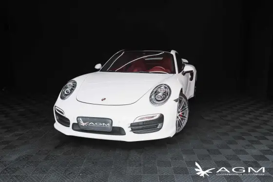 PORSCHE 911 2015