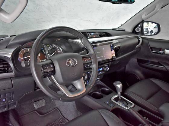 TOYOTA HILUX 2022