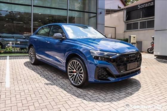 AUDI Q8 2025