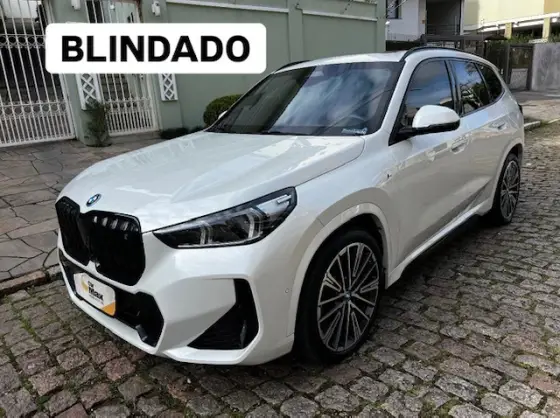 BMW iX1 2024