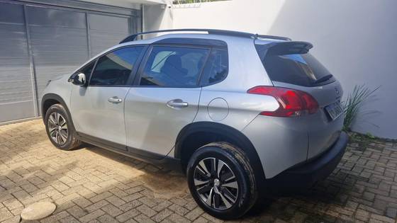PEUGEOT 2008 2022