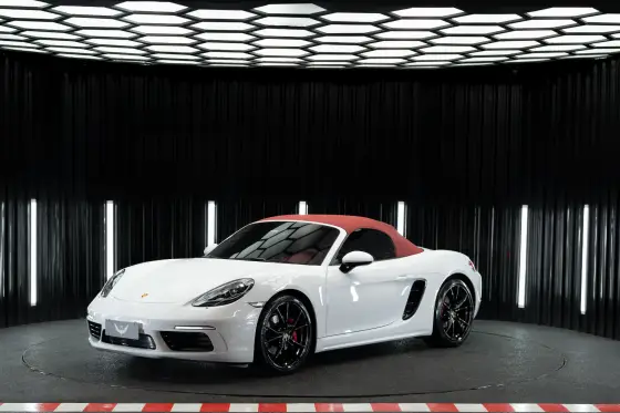 PORSCHE 718 2023