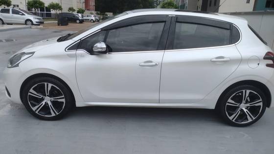 PEUGEOT 208 2018