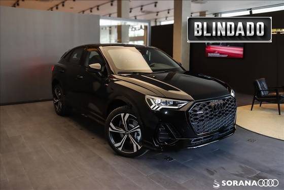 AUDI Q3 2024