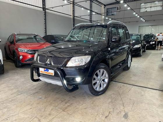 MITSUBISHI PAJERO TR4 2012
