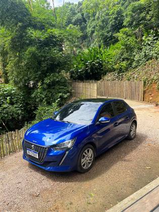 PEUGEOT 208 2021