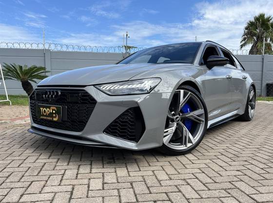 AUDI RS6 2021
