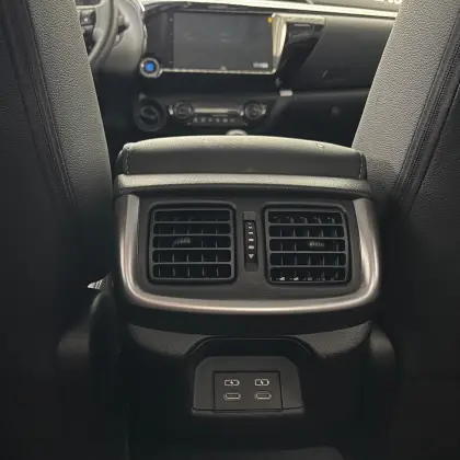 TOYOTA HILUX 2024