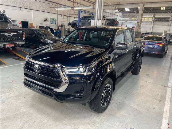 TOYOTA HILUX 2025