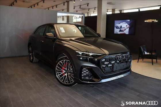 AUDI Q8 2025