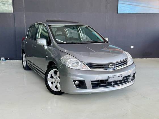 NISSAN TIIDA 2013