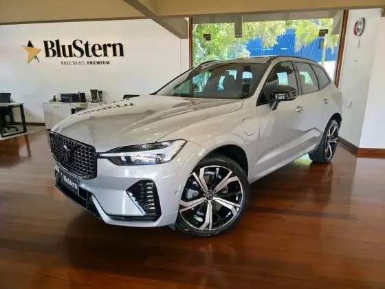 VOLVO XC60 2023