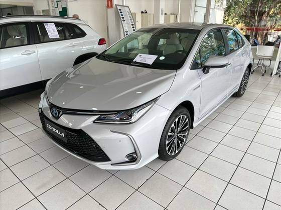 TOYOTA COROLLA 2025