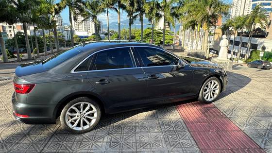 AUDI A4 2019