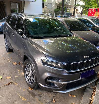 JEEP COMMANDER 2023