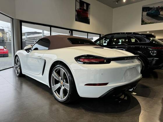 PORSCHE 718 2024