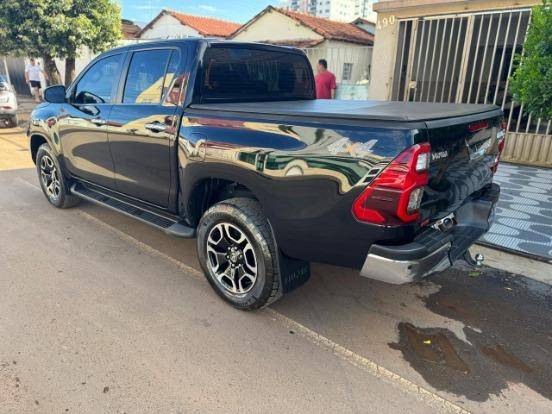 TOYOTA HILUX 2023