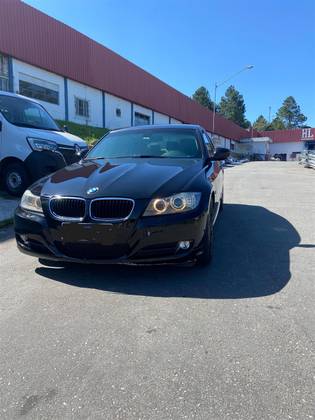 BMW 320i 2011