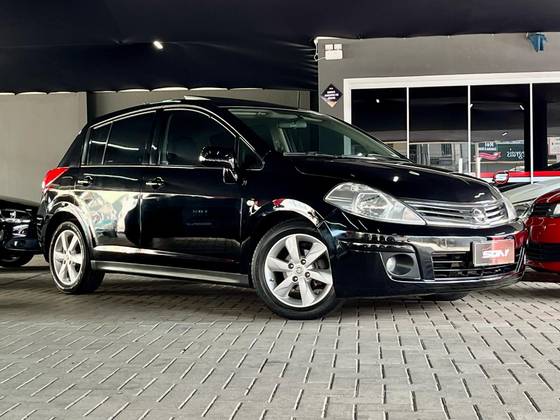 NISSAN TIIDA 2011