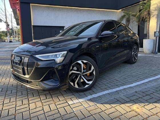 AUDI E-TRON 2022